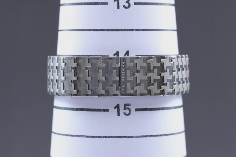 Montre pour femme Christian Dior D70-100 avec cadran argenté et quartz Authentique [presque état neuf] image 9