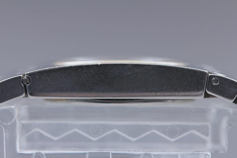 Montre pour femme Christian Dior D70-100 avec cadran argenté et quartz Authentique [presque état neuf] image 6