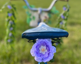 Rear reflector, reflective flower, purple bike accessory