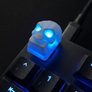 Set of 2 Skull Artisan Keycaps – Glowing Skull Keycaps (Standard & Half-Column Design) for Mechanical Keyboards Halloween
