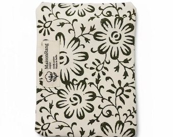 Handbedrucktes Baumwolltäschchen – Blumen-/Geometrisches Muster | 100 % Bio-Baumwolle | Handgefertigtes Kosmetik-/Reisetäschchen