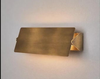 Massiv Messing Charlotte Wandleuchte: Französische Schwenkbare Wandlampe im Stil der 1960er Jahre