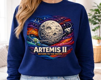 Artemis II PNG, Artemis 2 PNG, Luna ricamata in ciniglia, Texture della luna craterizzata, Orbita della navicella spaziale Orion, PNG per sublimazione, PNG per maglietta