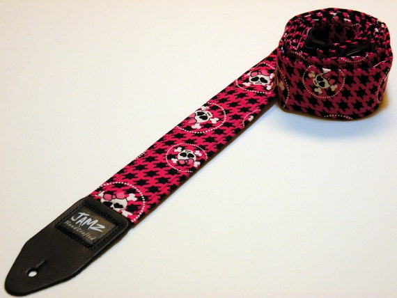 Guitar strap pink