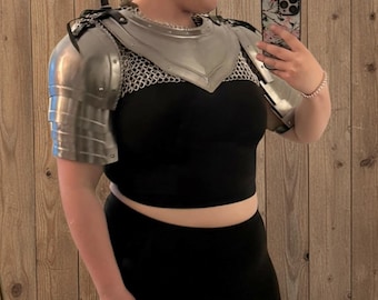 Conjunto de gola e ombreiras de aço – Armadura medieval para LARP