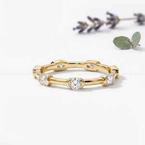 Anello a fascia con diamante ovale incastonato a castone, impilabile, con diamante creato in laboratorio, in oro 14 carati, anello minimalista perfetto per tutti i giorni, ideale come regalo per lei.