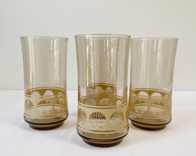 Vintage 4 Shell Pattern Glass Tumblers / Smoke Glass Set / Water Juice