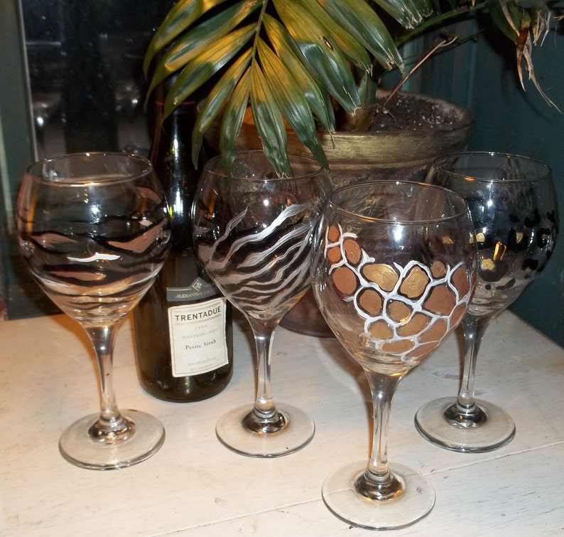 4 ANIMAL PRINT Hand Painted 18 oz Wine Glasses Gift Wedding party Mother's Day image 2