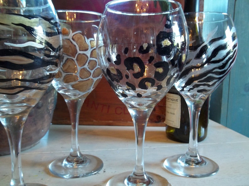 4 ANIMAL PRINT Hand Painted 18 oz Wine Glasses Gift Wedding party Mother's Day image 3