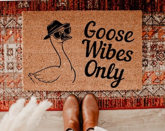Goose Vibes Only Doormat, Retro Aesthetic Home Decor, Goose Welcome Mat, Front Door Mat, Porch Decor, Housewarming Gift, New Home Gift DM44