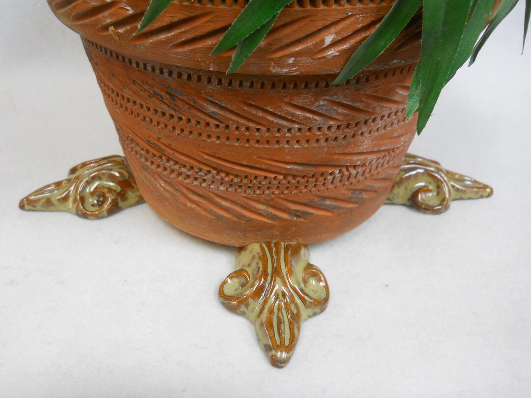 Ceramic Pot Feet Set of 4, Handmade Ceramic Fleur De Lis Pattern Pot