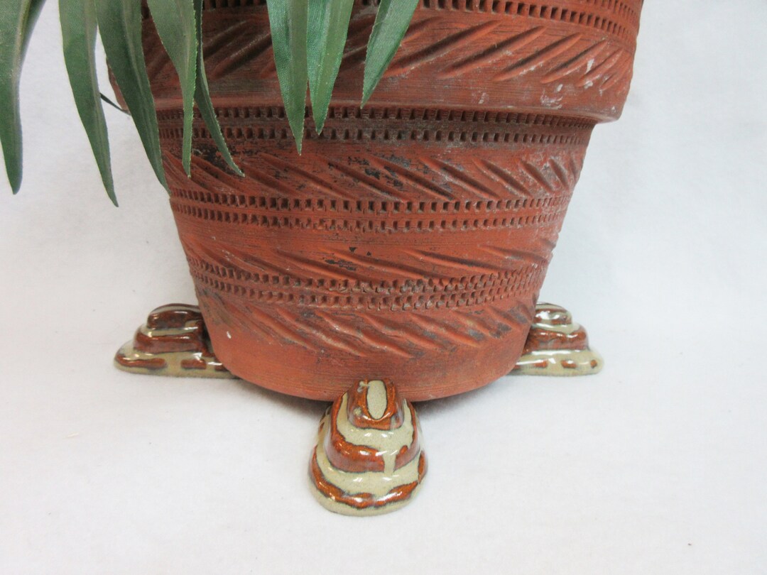 Ceramic Pot Feet Set of 4. Handmade Ceramic Tiered Pattern Pot Risers