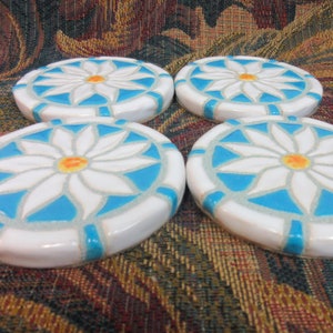 Mosaic Tile Coasters, SHASTA DAISY Handmade Ceramic Mosaic Coasters, Stoneware Mosaic White, Sky Blue Floral Art Set of 4 Felt Backed image 2