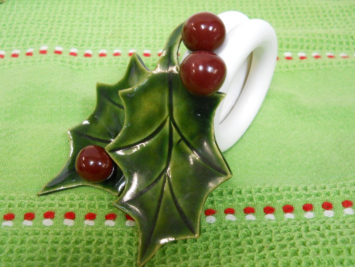 Holly Napkin Rings Set of 4 Napkin Rings Holly With Burgundy Etsy
