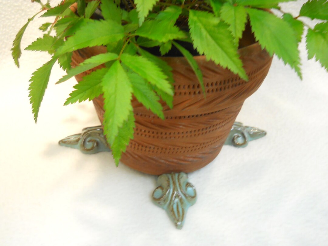 Ceramic Pot Feet Set of 4. Handmade Ceramic Fleur De Lis Pattern Pot