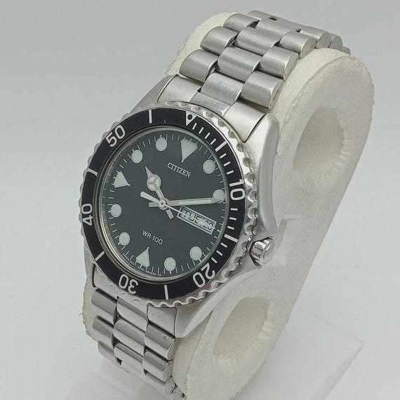 Citizen Diver Action 2000 Quartz 5500-S58771 Day/date Vintage