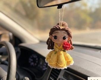 Colgante para coche de ganchillo hecho a mano de la Princesa Bella, dije de rosa encantada, regalo para ella.