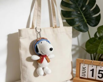Llavero de Snoopy de ganchillo, llavero de Snoopy piloto hecho a mano, llavero de perro adorable, muñeco de ganchillo de dibujos animados, adorno para bolso