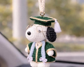 Adorno de ganchillo para coche de Snoopy para graduación, peluche de perro graduado amigurumi, lindo dije de perro para coche, regalo de graduación 2026, adorno de ganchillo hecho a mano