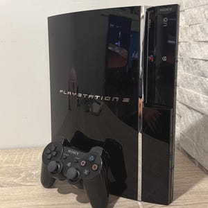 Console retrò Sony PlayStation 3 Fat da 80 GB (CECHE01) - Riproduce giochi PS1, PS2 e PS3 - Console retrocompatibile con controller