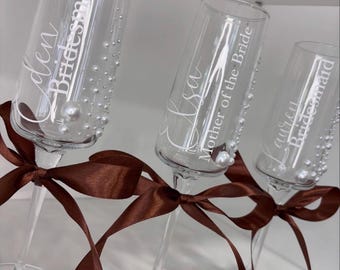 Personalised Bride Champagne Flute | Bride to be / Bridesmaid Gift | Pearl Wedding Champagne Glass | Bridesmaid Proposal Gift