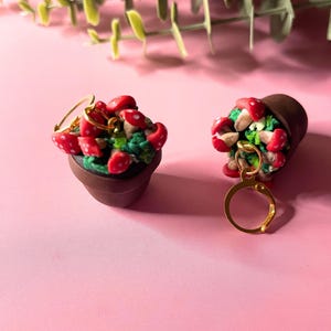 Örhängen i kruka: Handgjorda smycken i polymerlera med svampkruka