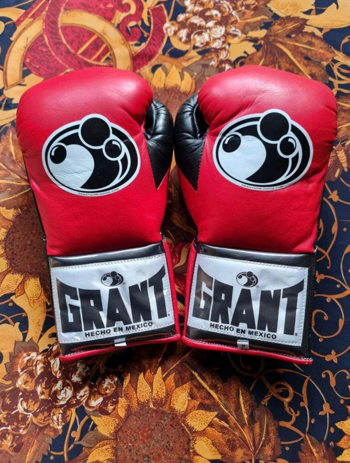 GRANT グラント ボクシンググローブ 黒/赤 10オンス カスタム品 GRANT グラント ボクシンググローブ 赤黒 10oz GRANT グラント