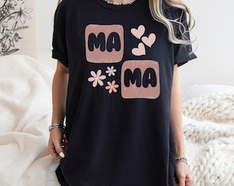 Mama Graphic T-Shirt, Retro Floral Hearts, Everyday Comfort Cotton Tee