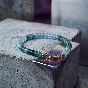 Aquamarin & Moosachat Edelstein Armband - vergoldeter Verschluss
