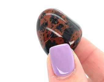 Pierre roulée en acajou et obsidienne : cristal de guérison de source éthique