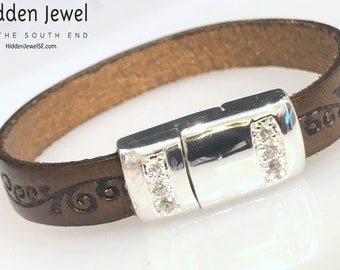 Patterned brown wrapped Leather flat bangle Bracelet with magnetic silver plated pave crystal clasp, Unisex bangle, size 7 (W150)