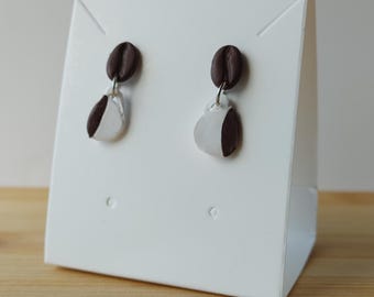 Koffieoorbellen van polymeerklei