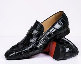 Handmade men black crocodile texture moccasin shoes, men dress leather shoes, slip ons