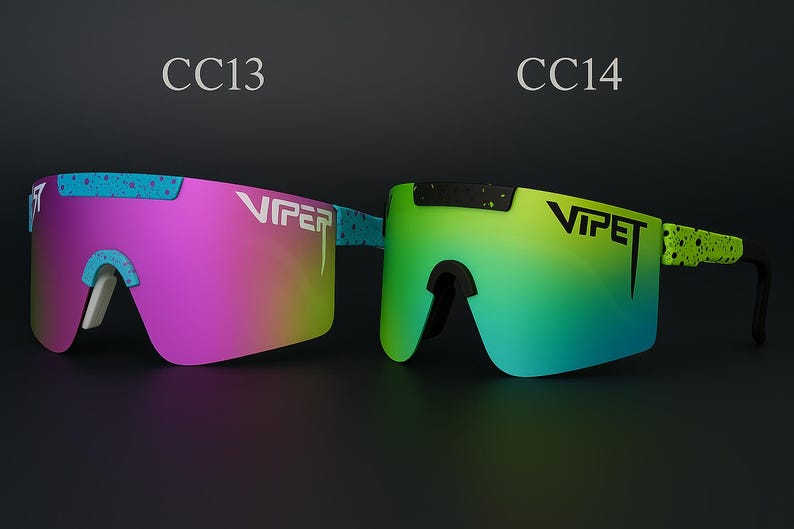 Puede incluir: Dos pares de gafas de sol Viper con dise&ntilde;o envolvente. Un par tiene una lente degradada rosa y amarilla con detalles en azul, el otro tiene una lente degradada verde y azul con detalles en negro. La marca est&aacute; impresa en blanco.