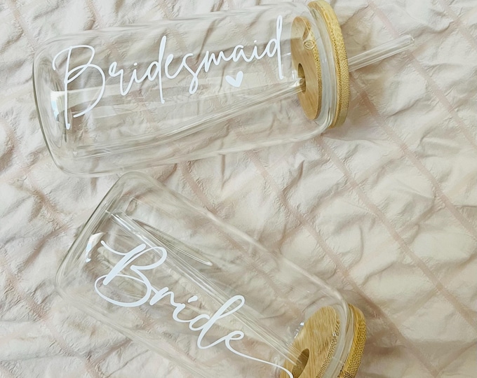 Personalised Bridesmaid Glass Cold Cup | with Bamboo Lid & Straw | Custom Bridesmaid Iced Coffee Cup | Minimal Gift for Wedding Party