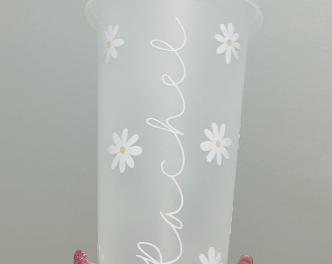 Personalised Daisy Cup | Frosted Plastic Cold Cup | with Lid & Straw | 24oz | Bridesmaid gift