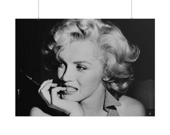 Marilyn Monroe Black and White Photo Poster – Vintage Hollywood Art