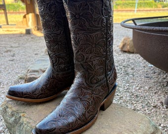 Chiselled cowgirl boots