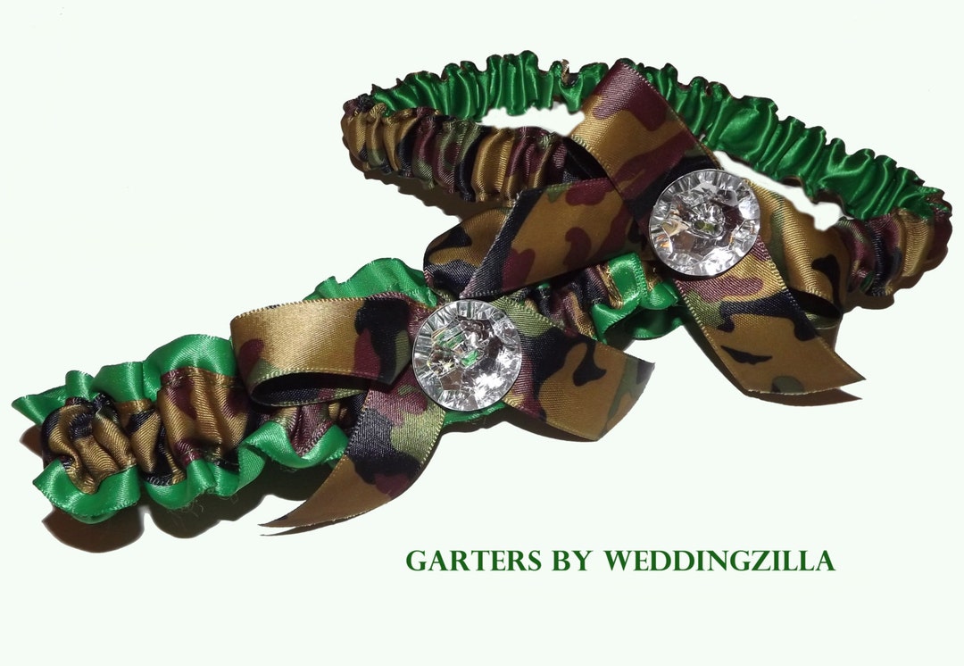 Camo Wedding/ Hunters Camo Wedding Garter/ Camouflage Garter/ Camo