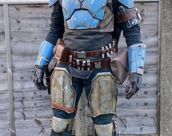 Traje de vuelo de cazarrecompensas gris inspirado en The Mandalorian – Traje de cosplay de beskar personalizado