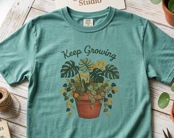 T-shirt avec fausses broderies Keep Growing – T-shirt couleurs confortables 1717, cadeau pour amateur de plantes, chemise Monstera botanique, haut de jardin bohème