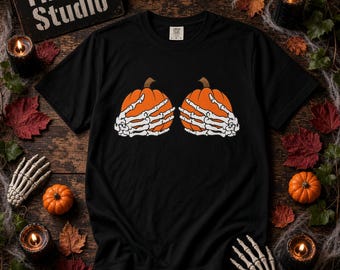 T-shirt met skelettenhanden en pompoen voor Halloween, grappig en griezelig T-shirt, Comfort Colors zwaar T-shirt, oversized zwart unisex herfsttop.