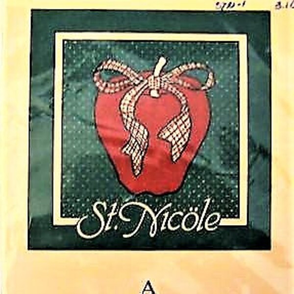 Apple Quilt Block Pattern for a 12 inch  Applique Quilt Block or Pillow Top, St Nicole Designs, Vintage unused