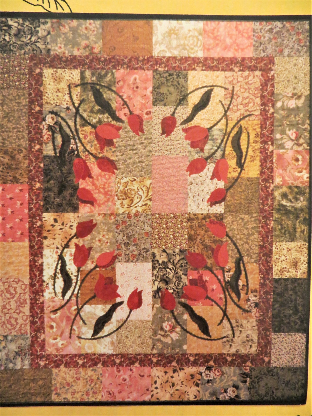 Tulip Wreath Applique Quilt Pattern Sew Be It SBI 906, Cheryl Wittmayer ...
