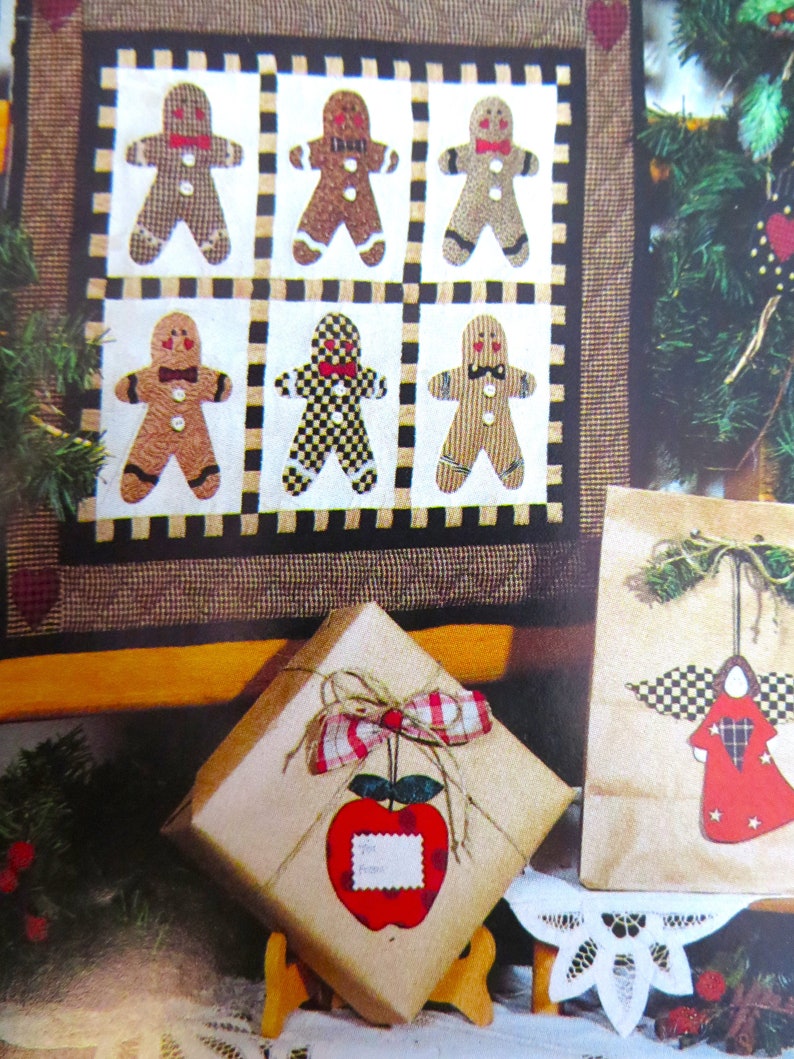 Mumm's the Word Cookie Cutter Christmas Quilt Pattern, to Make Santas