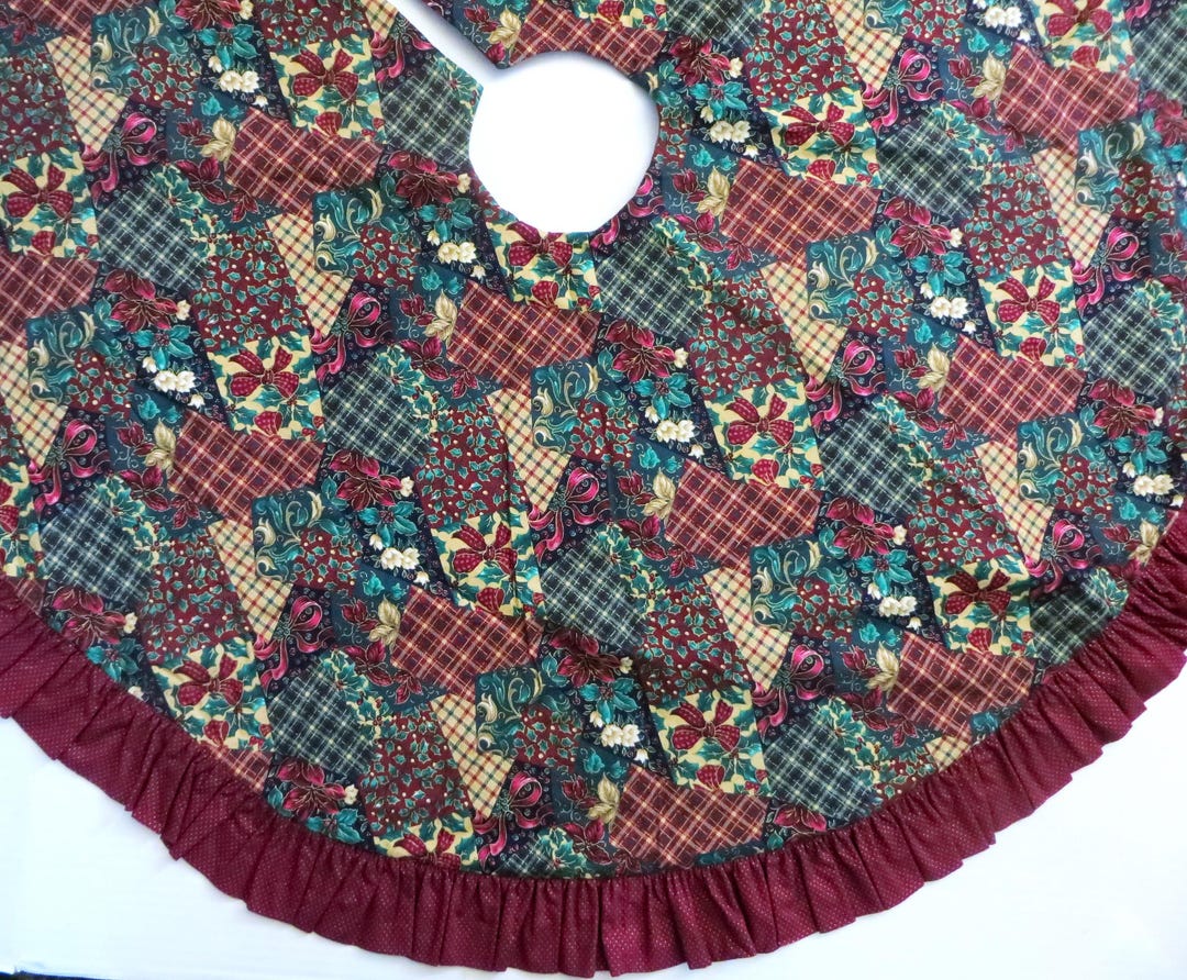 Reversible Tree Skirt Made From Prequilted and Floral Fabrics, 46 ...