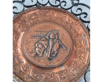Plaque vintage en cuivre matador torero en relief, patine claire, cadre de défilement