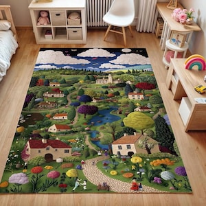 Op de afbeelding: Een kleurrijk rechthoekig vloerkleed met een grillige landschapsscène met huizen, bomen, een rivier en een kronkelend pad. Het vloerkleed heeft een gedetailleerd ontwerp met levendige kleuren, waardoor een charmante en uitnodigende sfeer ontstaat.