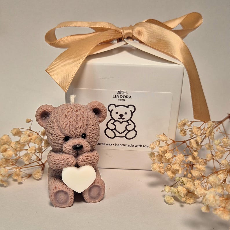 Teddykerze mit Herz · kleine Bärenkerze · Geschenk für Freundin · Valentinstaggeschenk · Cute Teddy Bear Candle Klein mit Box