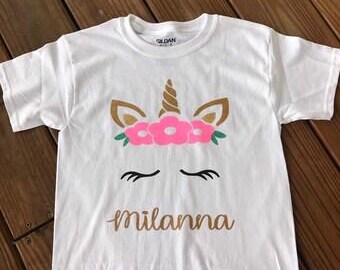 パーソナライズされたユニコーンシャツ、女の子用シャツ、誕生日用シャツ、彼女へのプレゼント、ユニコーントップ、ユニコーンギフト